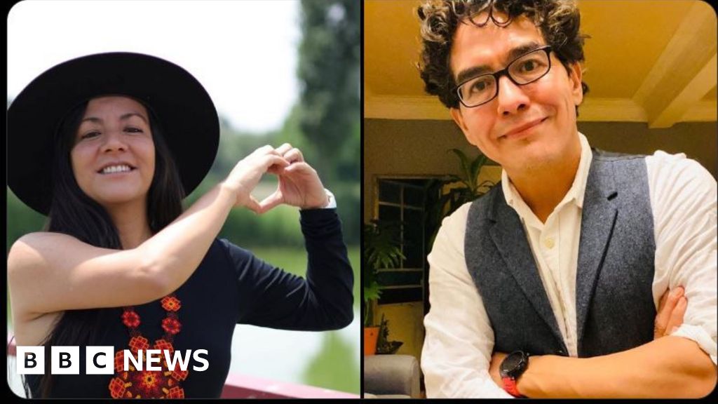 Mexico violence: Gunman kills Mexico City mayor's top aides