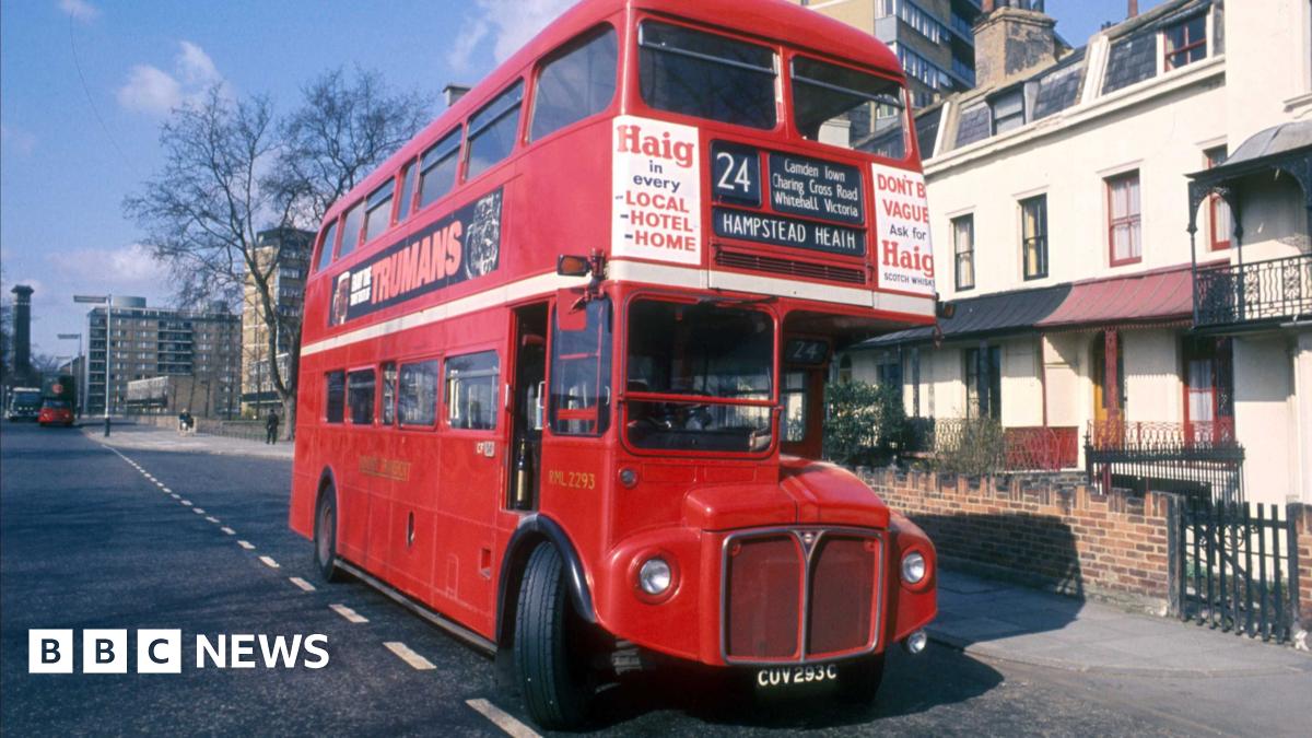 'Ding ding' Routemaster bus sound trialled to reduce injuries