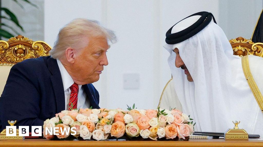 Trump's critics and supporters unite against Qatar plane deal